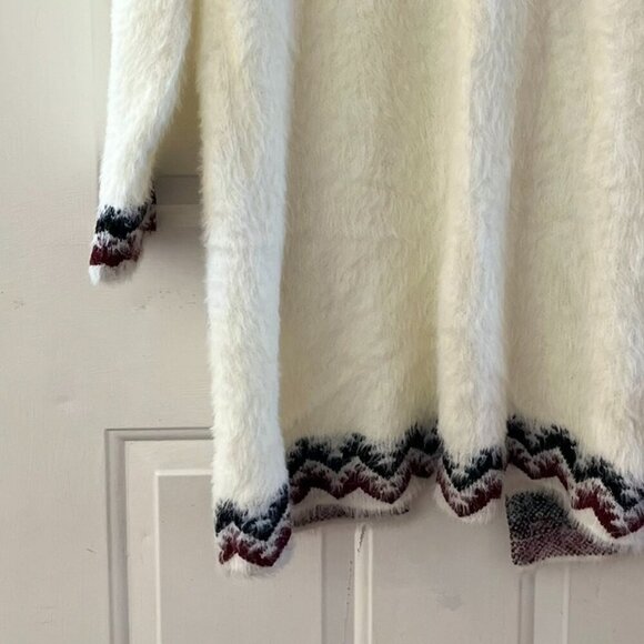 Lavender Tribe Woman's Aztec Western Tribal Fuzzy Sweater Sz Med - Picture 7 of 10